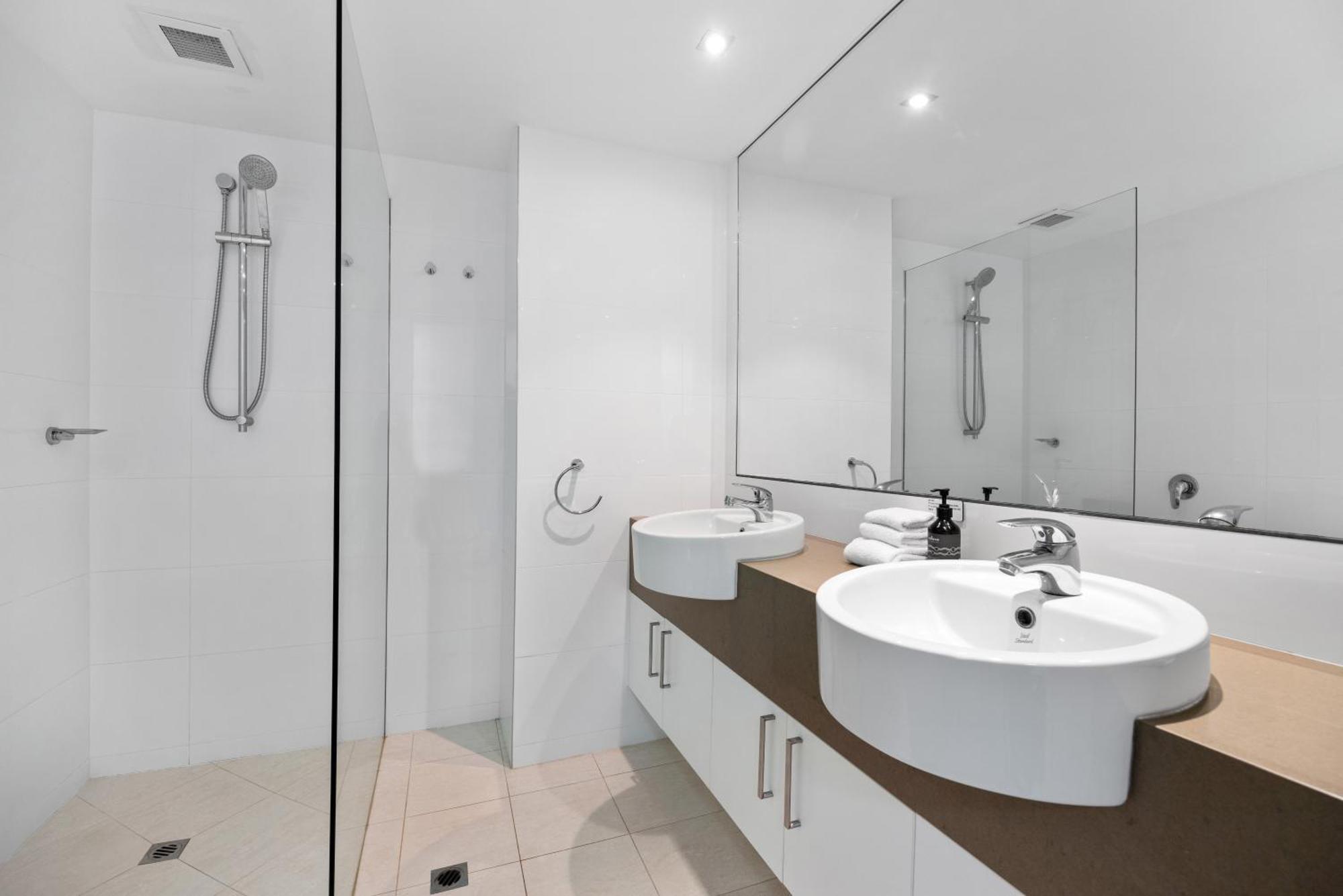 Fairshore 12: Absolute Beachfront, Direct Beach & Pool Access Noosa Heads Bagian luar foto