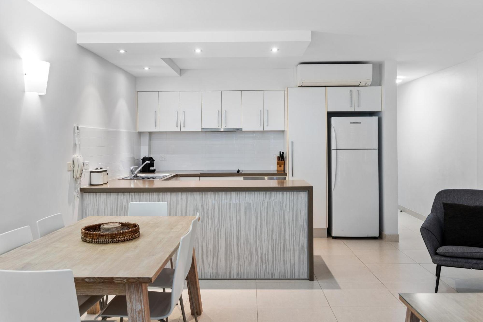 Fairshore 12: Absolute Beachfront, Direct Beach & Pool Access Noosa Heads Bagian luar foto