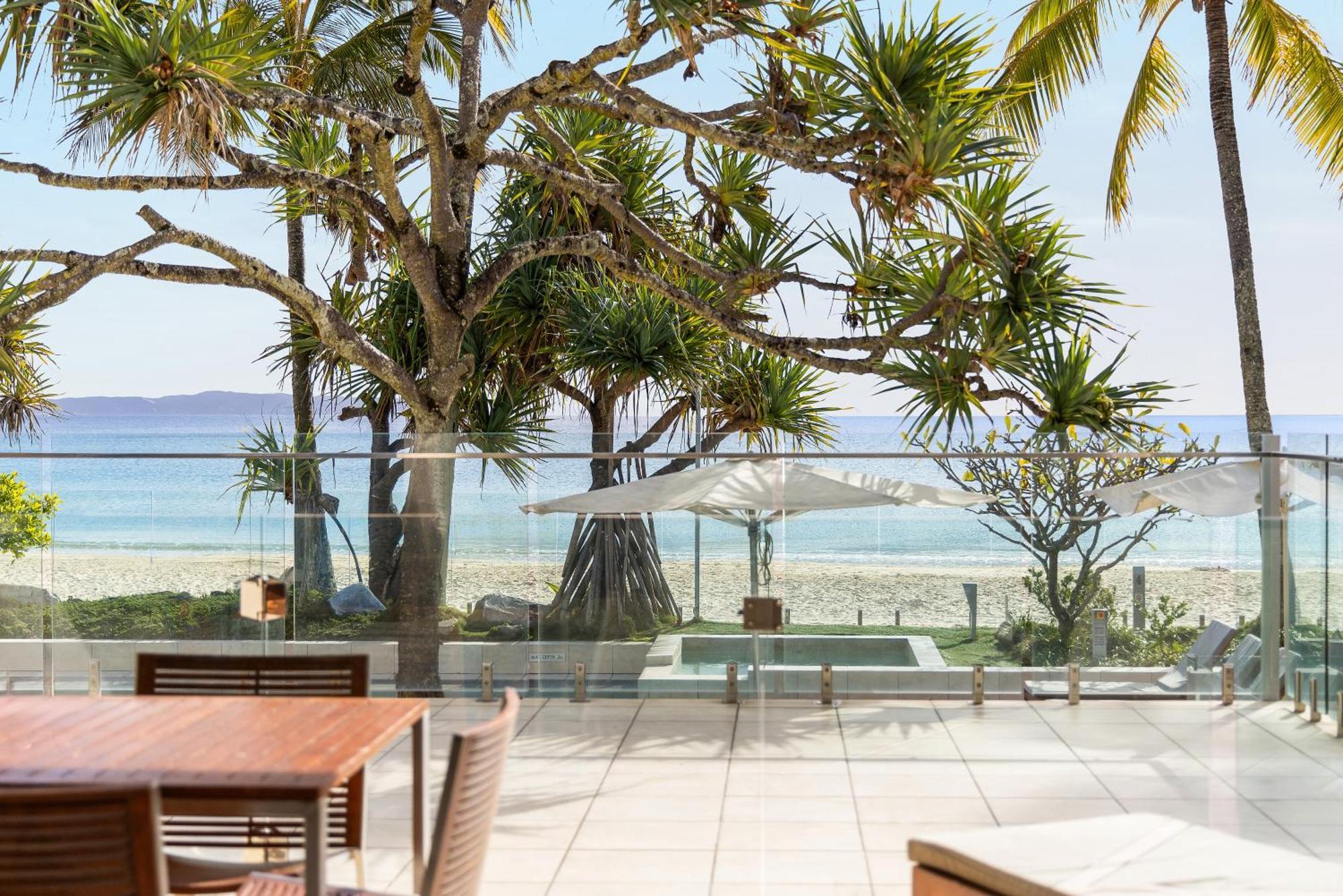 Fairshore 12: Absolute Beachfront, Direct Beach & Pool Access Noosa Heads Bagian luar foto